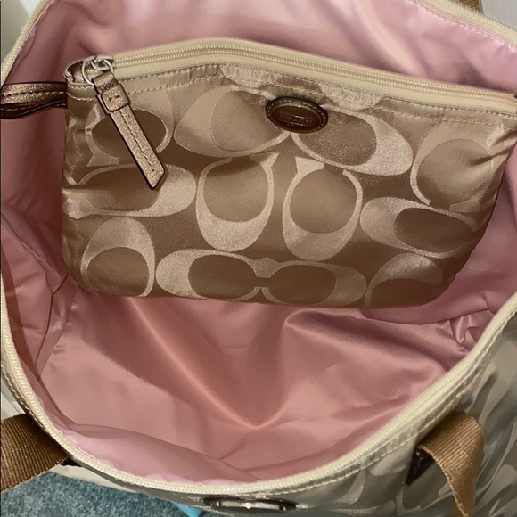 Coach Handbag - Picture 7 of 8